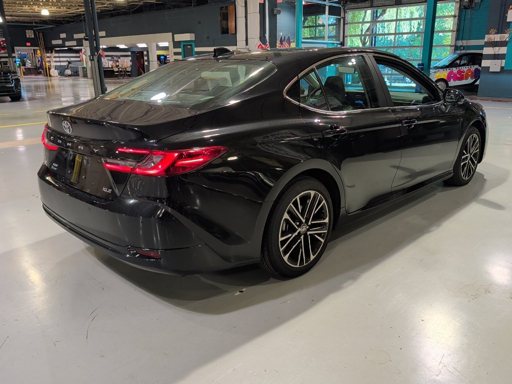 Used 2025 Toyota Camry XLE w/ Premium Plus Package AWD/4WD image 11