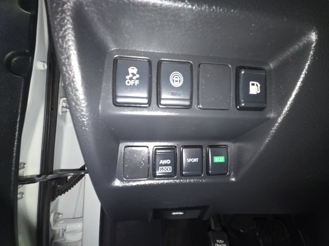 Used 2020 Nissan Rogue S AWD/4WD image 26
