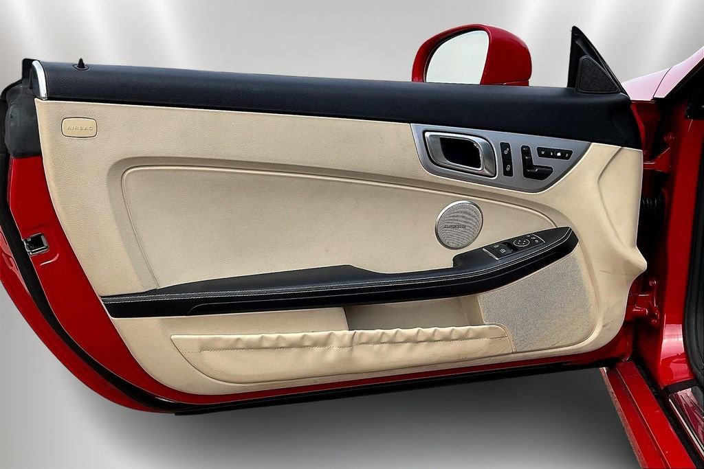 Used 2016 Mercedes-Benz SLK 300 image 19