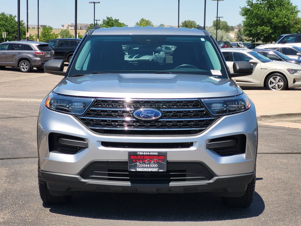 Used 2023 Ford Explorer XLT AWD/4WD image 9