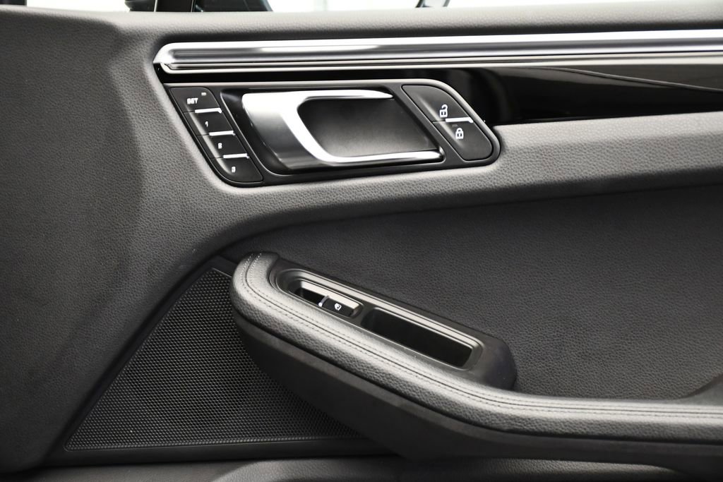 Used 2023 Porsche Macan S image 48