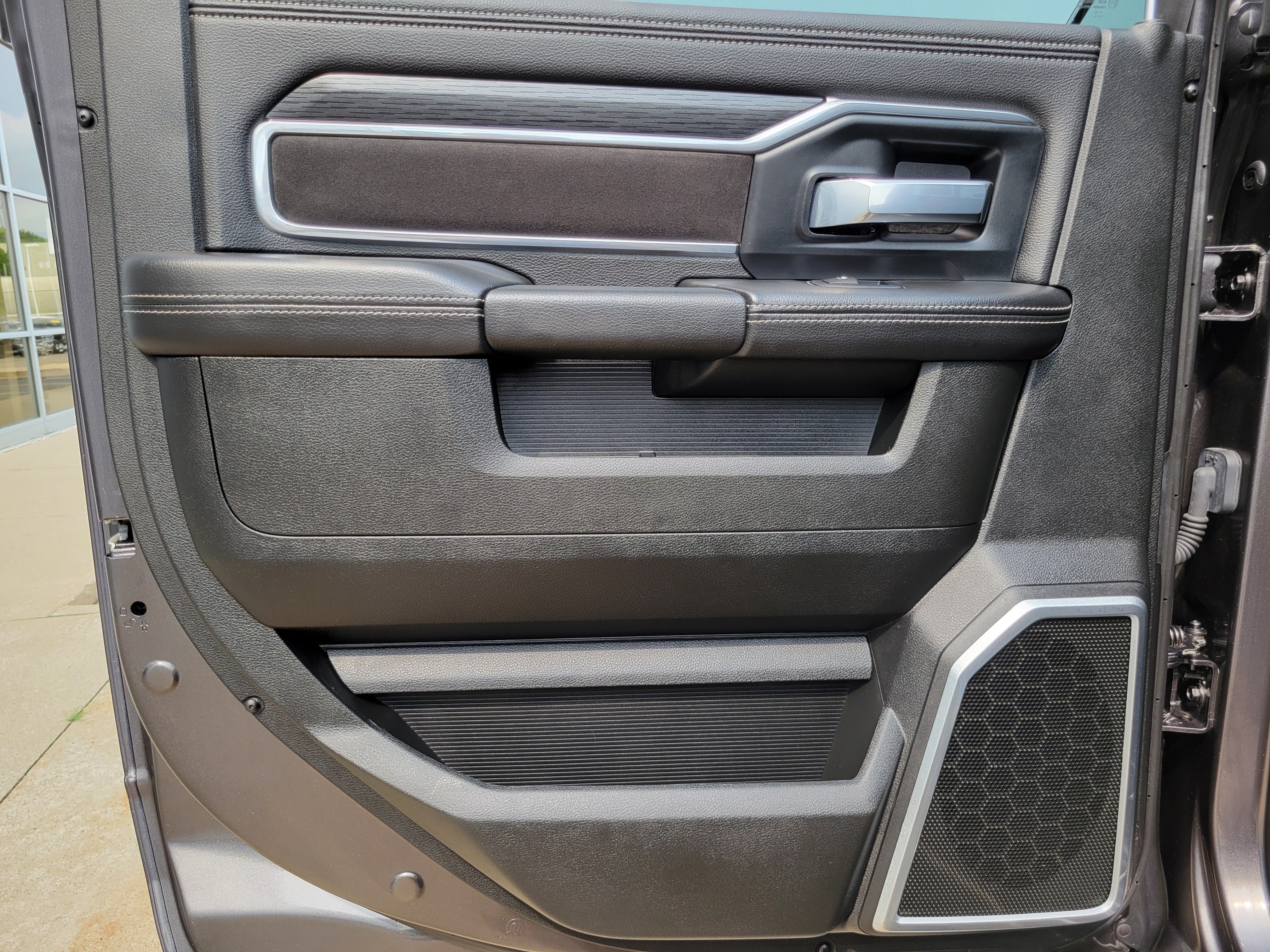 Used 2023 RAM 2500 Laramie w/ Night Edition AWD/4WD image 19