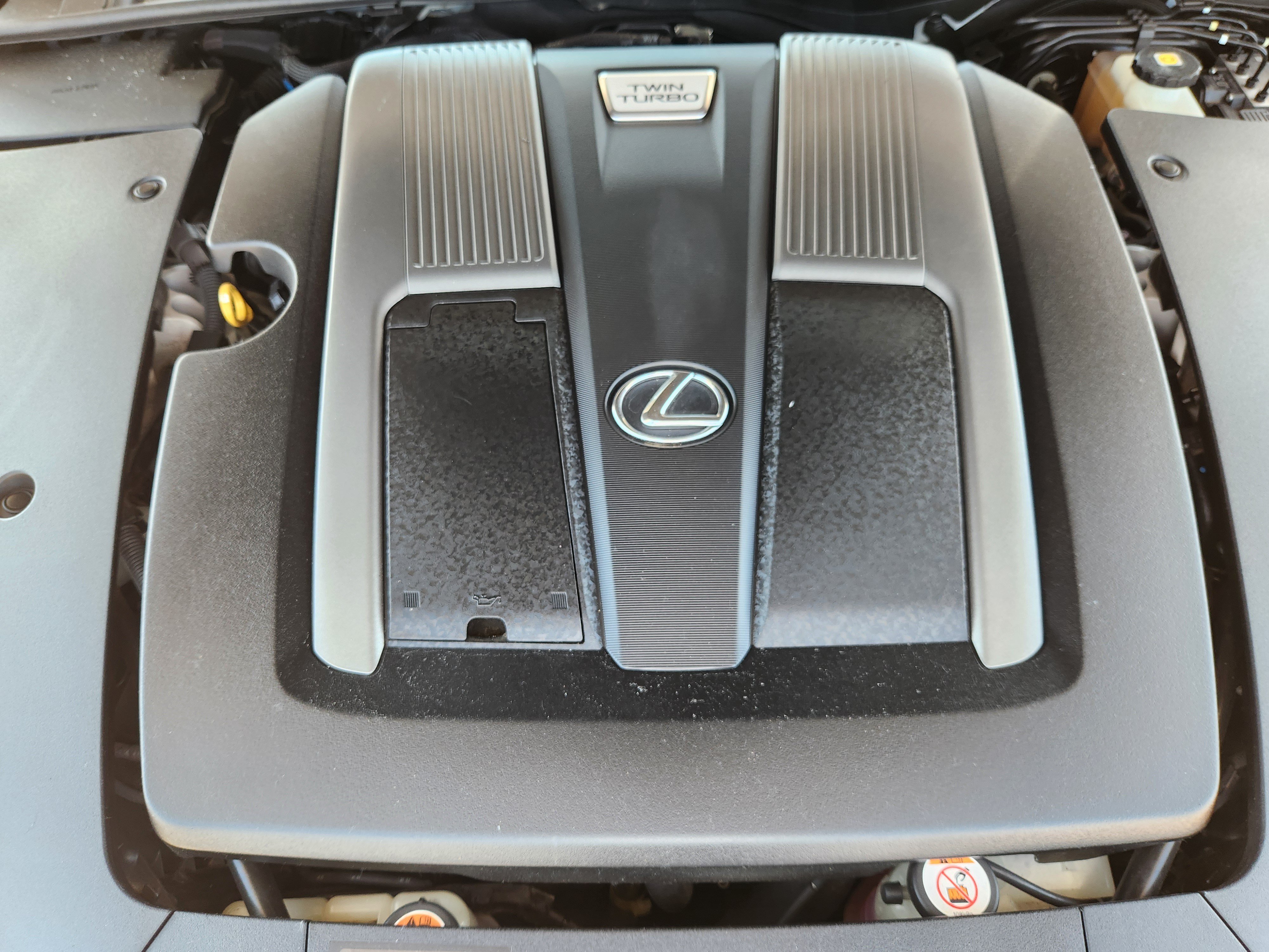 Used 2018 Lexus LS 500 F Sport w/ Accessory Package (Z2) AWD/4WD image 17