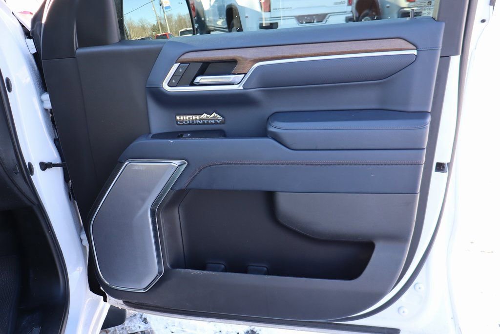 Used 2022 Chevrolet Silverado 1500 High Country image 24