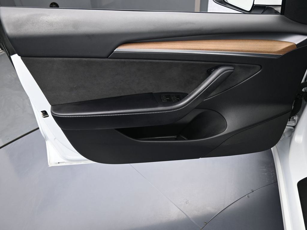 Used 2023 Tesla Model 3 Standard Range image 13