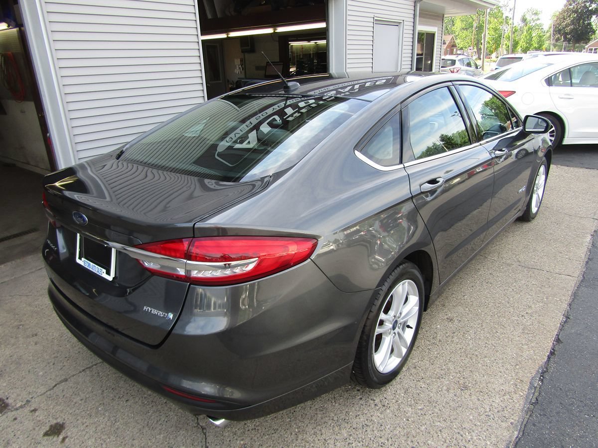 Used 2018 Ford Fusion S FWD image 3