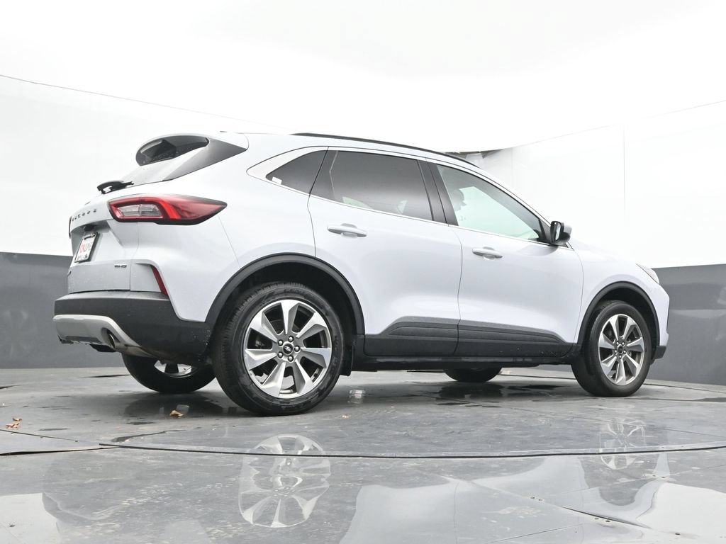 Used 2025 Ford Escape Platinum AWD/4WD image 23
