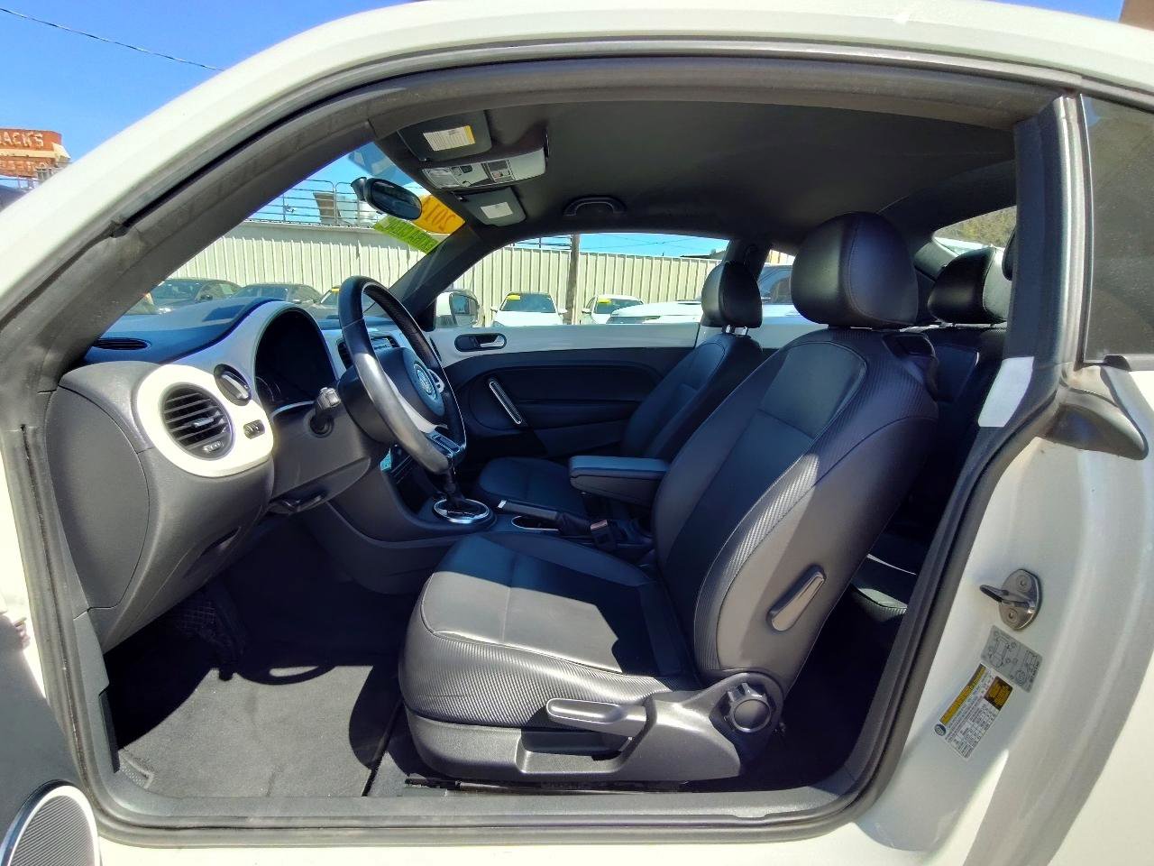 Used 2014 Volkswagen Beetle 2.5 image 14