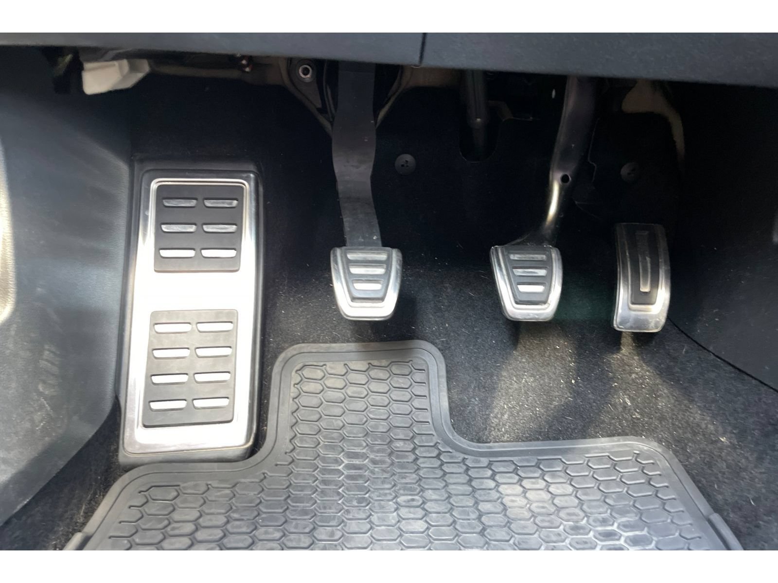 Used 2022 Volkswagen GTI SE FWD image 44