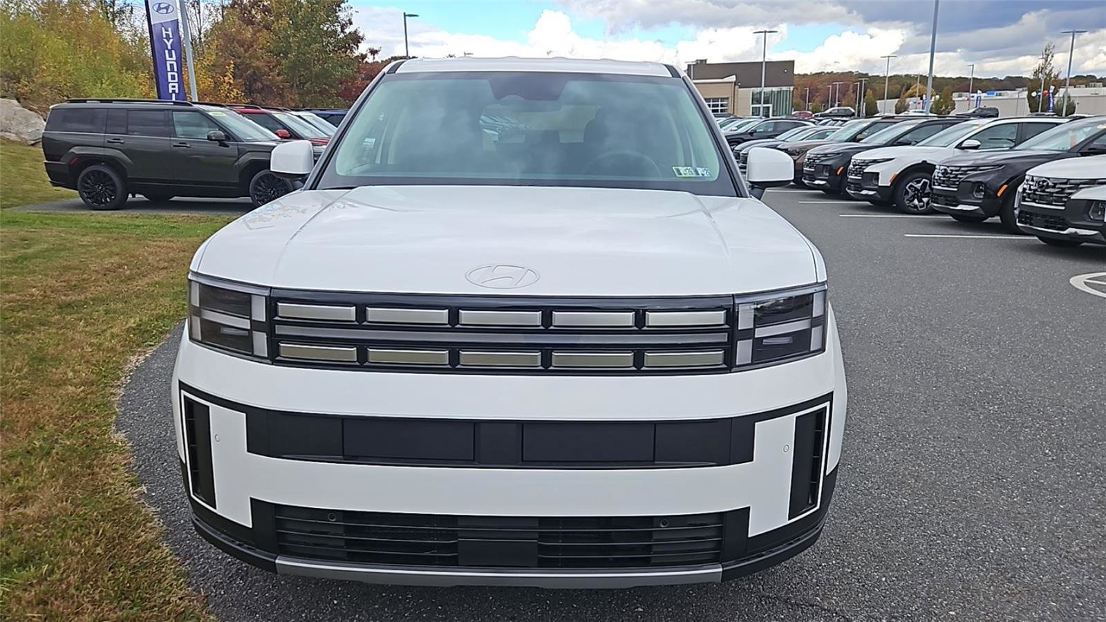 New 2026 Hyundai Santa Fe SE image 2