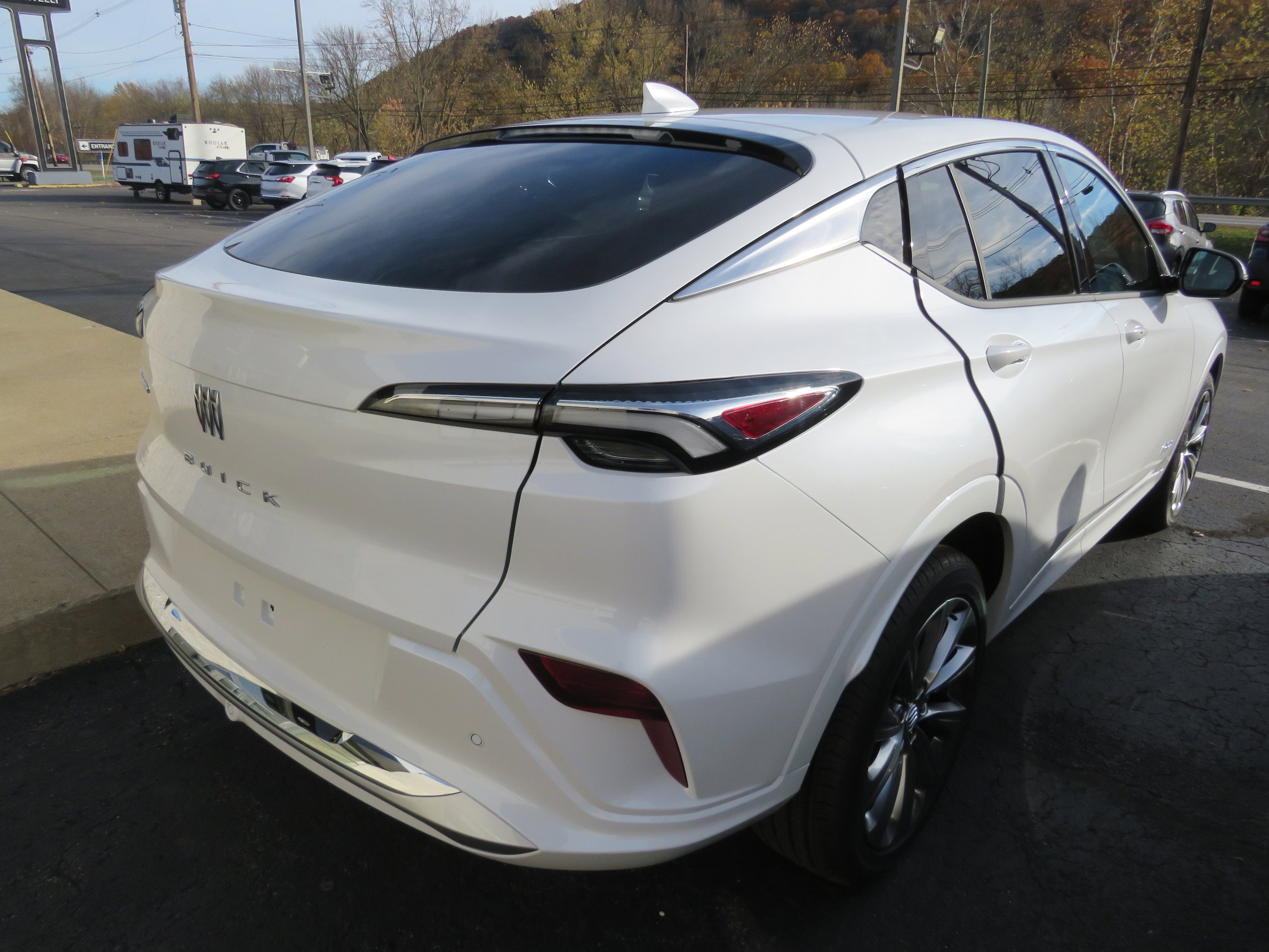 New 2026 Buick Envista Avenir image 7