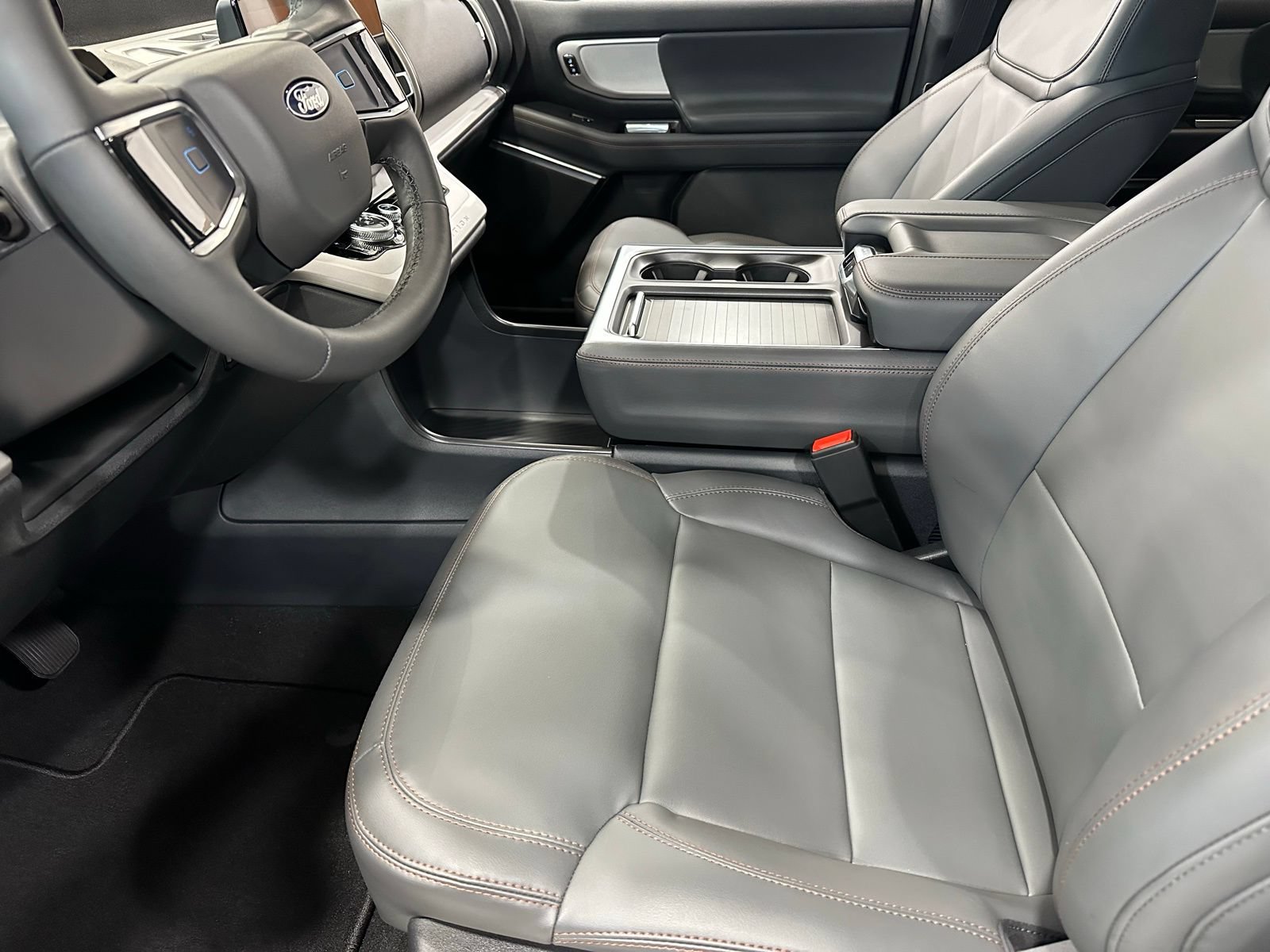 New 2025 Ford Expedition Active RWD image 21