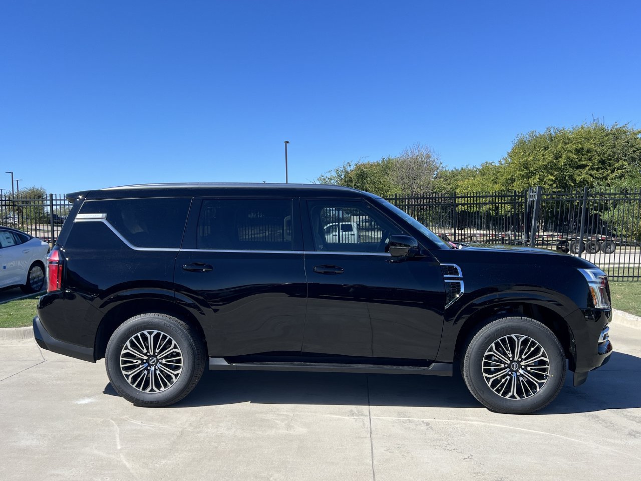 New 2027 Nissan Armada Platinum AWD/4WD image 3
