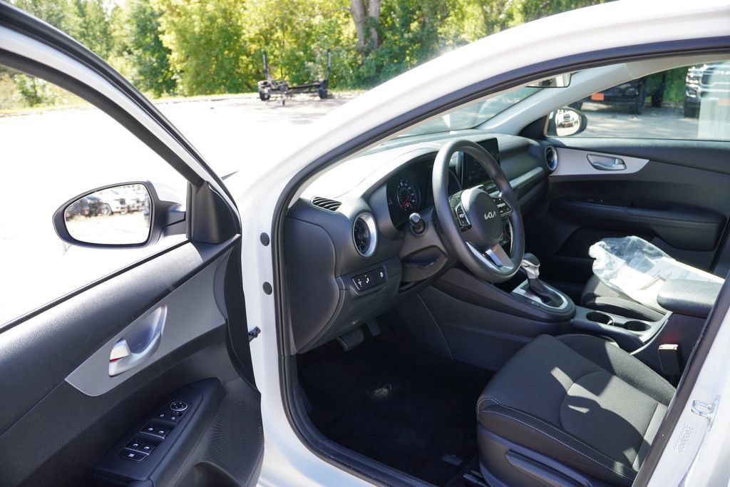 Certified 2024 Kia Forte LXS w/ LXS Technology Package FWD image 14