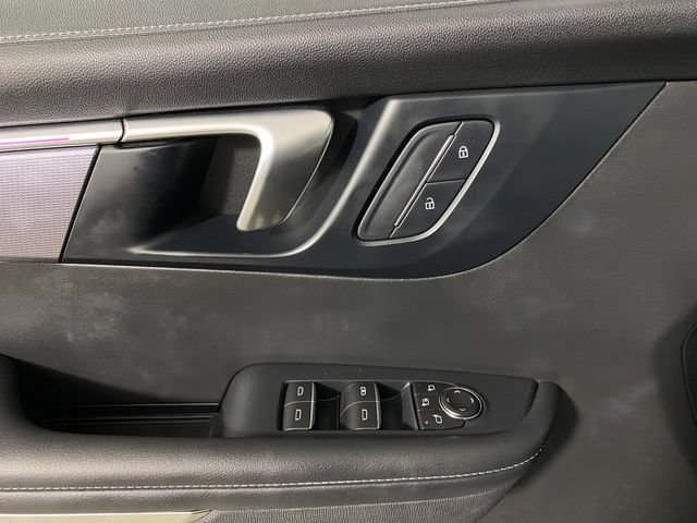 Certified 2025 Buick Enclave Sport Touring AWD/4WD image 13