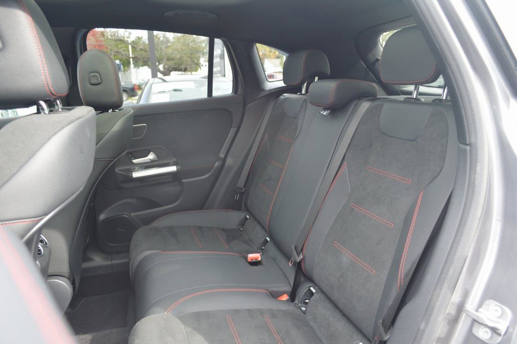 Certified 2025 Mercedes-Benz GLA 250 GLA 250 image 32