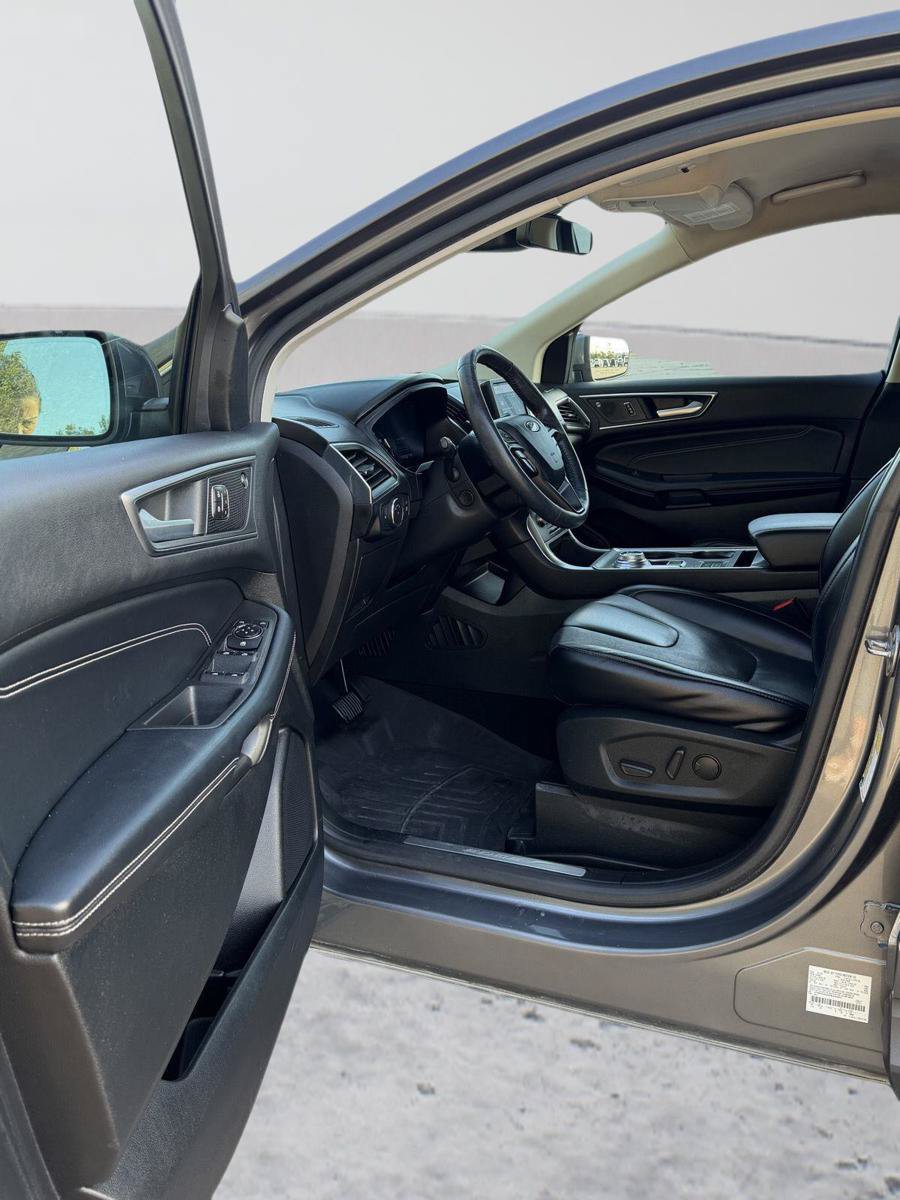 Used 2022 Ford Edge Titanium w/ Equipment Group 301A AWD/4WD image 2