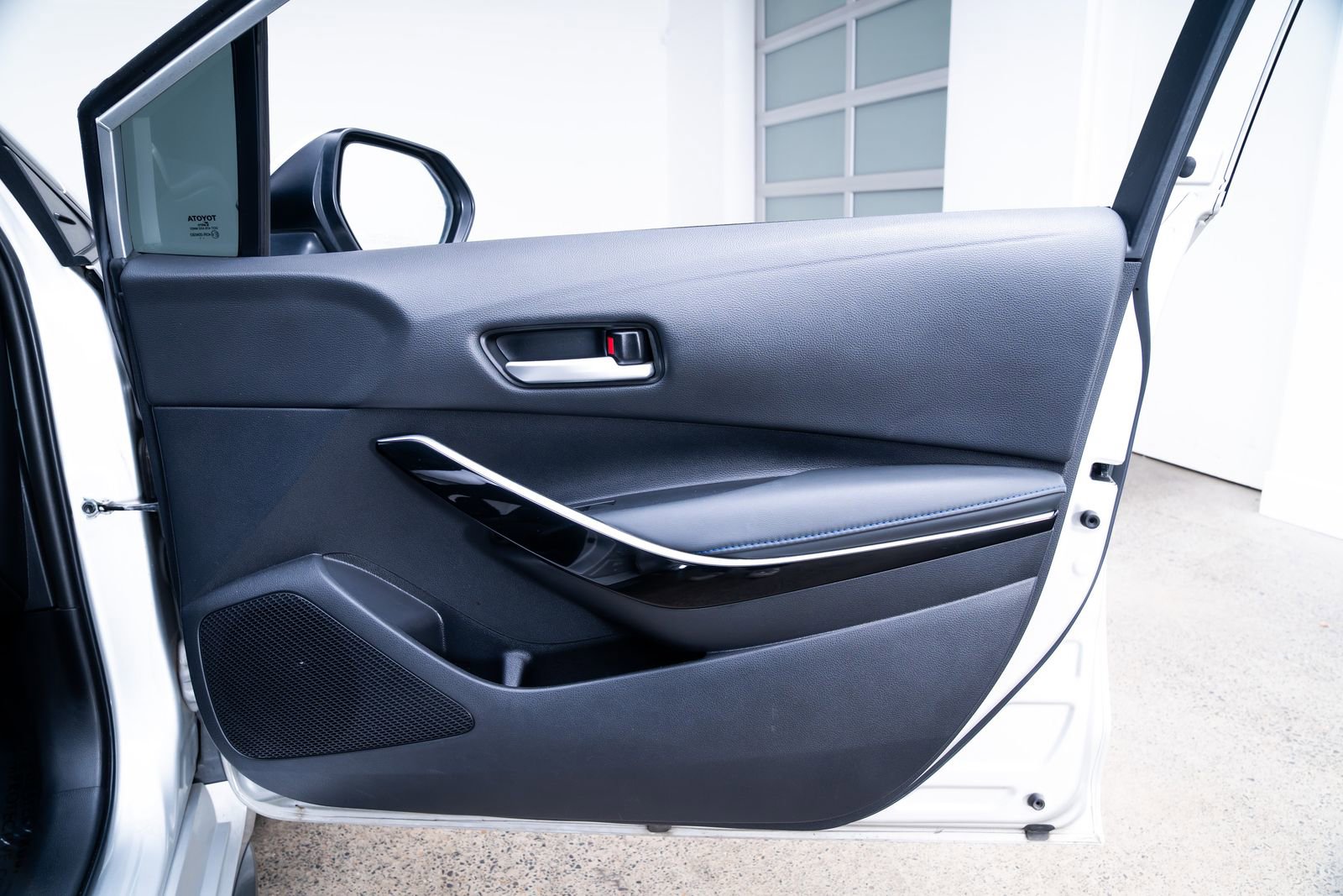 Used 2022 Toyota Corolla XSE w/ Carpet Mat Package (TMS) FWD image 23