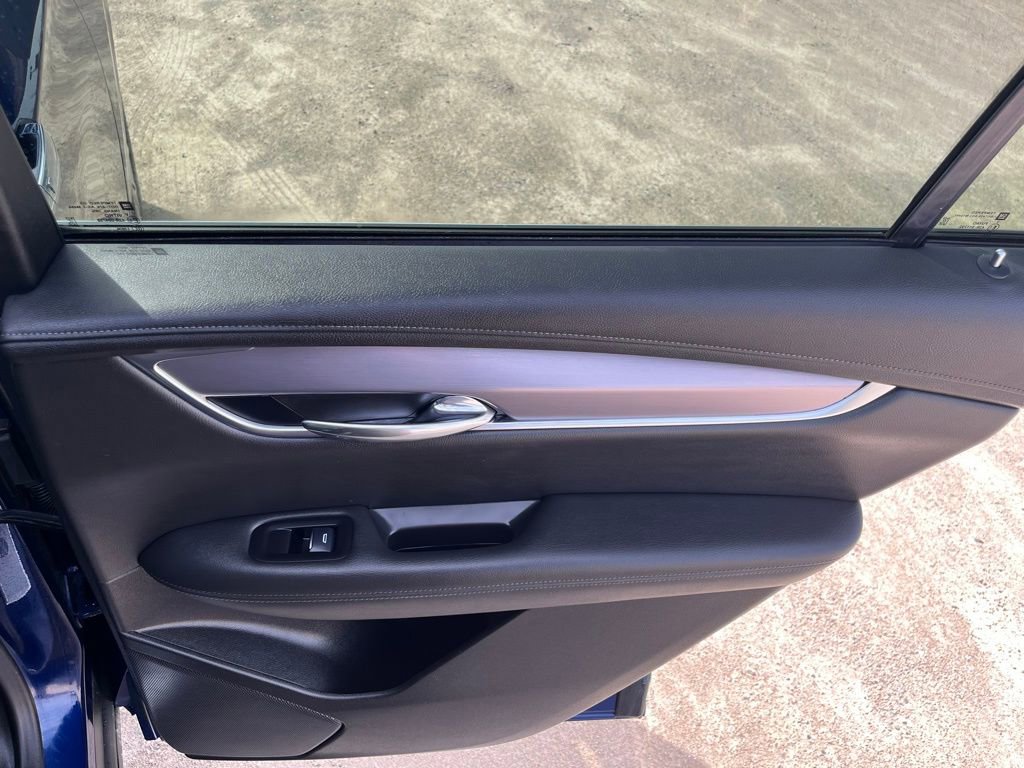 Used 2025 Cadillac XT6 Luxury AWD/4WD image 33