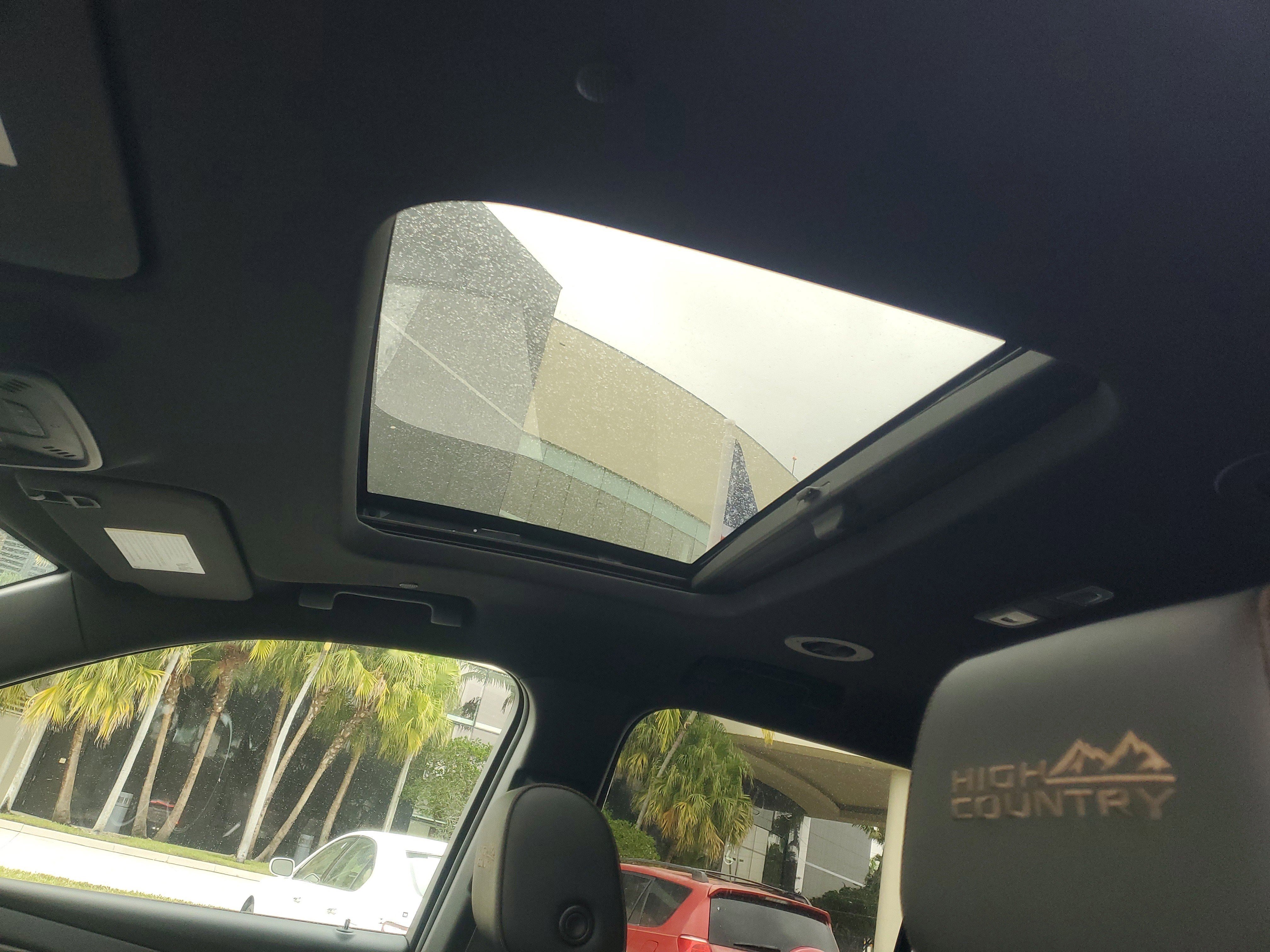 Used 2023 Chevrolet Traverse High Country image 19