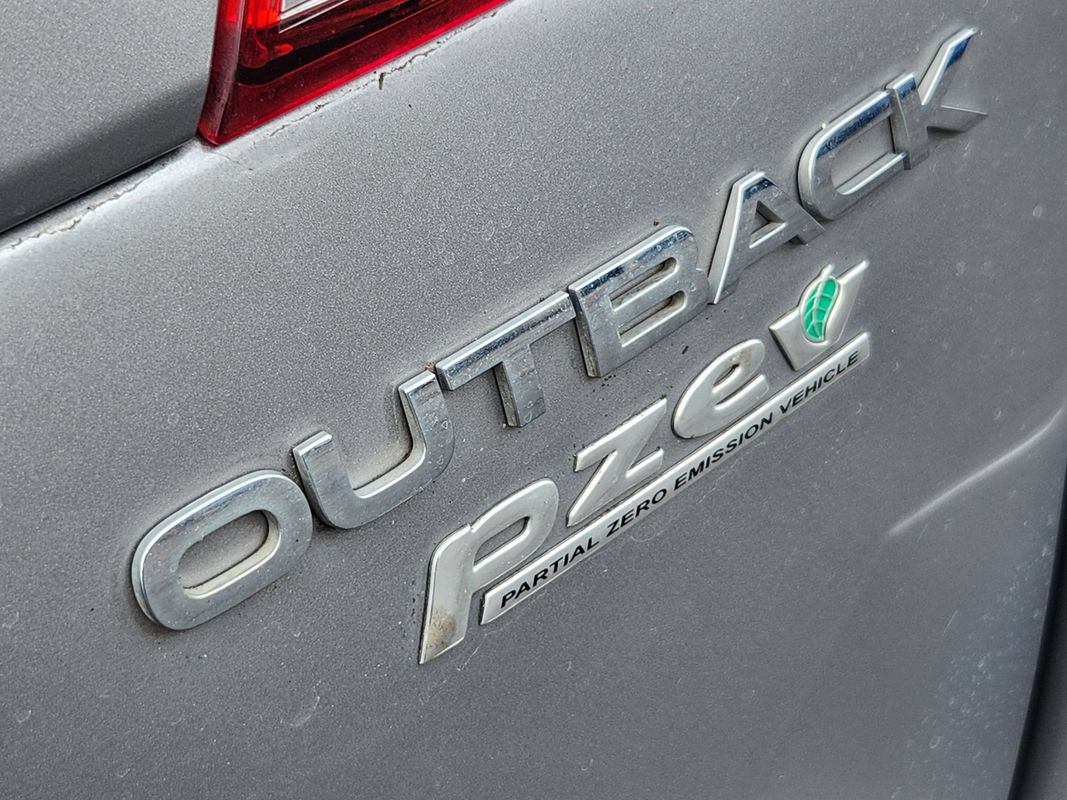 Used 2011 Subaru Outback 2.5i Limited w/ PWR Moonroof Pkg AWD/4WD image 14