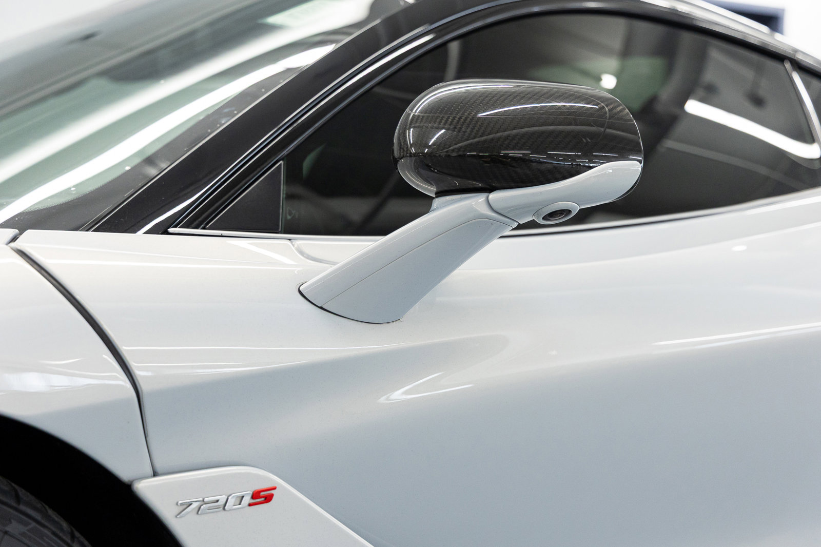 Used 2018 McLaren 720S image 22