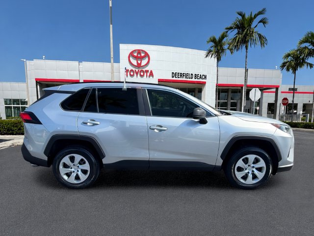 Used 2021 Toyota RAV4 LE FWD image 8