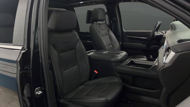 Used 2021 GMC Yukon XL Denali w/ Denali Premium Package AWD/4WD image 23