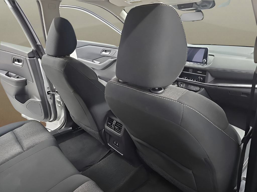 Used 2024 Nissan Rogue SV FWD image 20