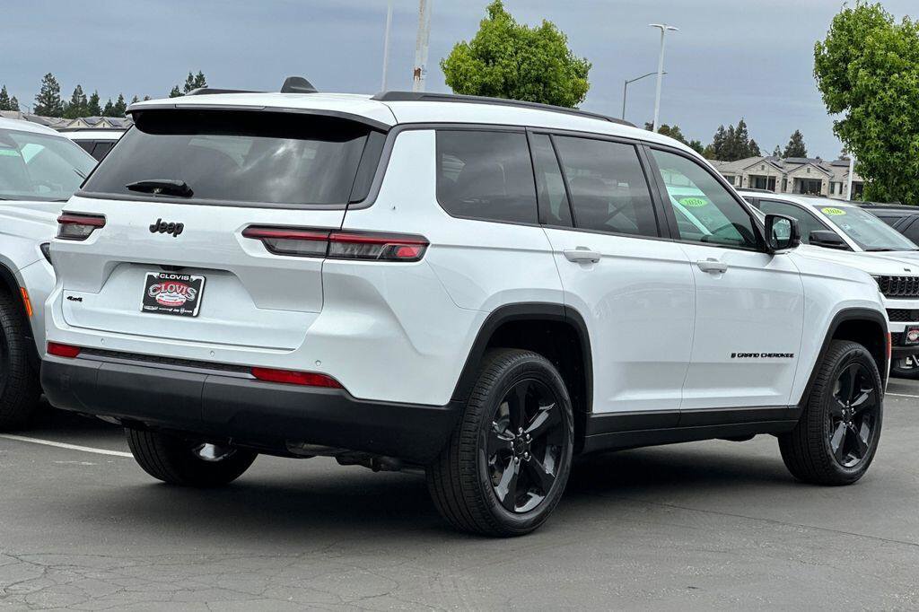 New 2026 Jeep Grand Cherokee L Limited AWD/4WD image 4