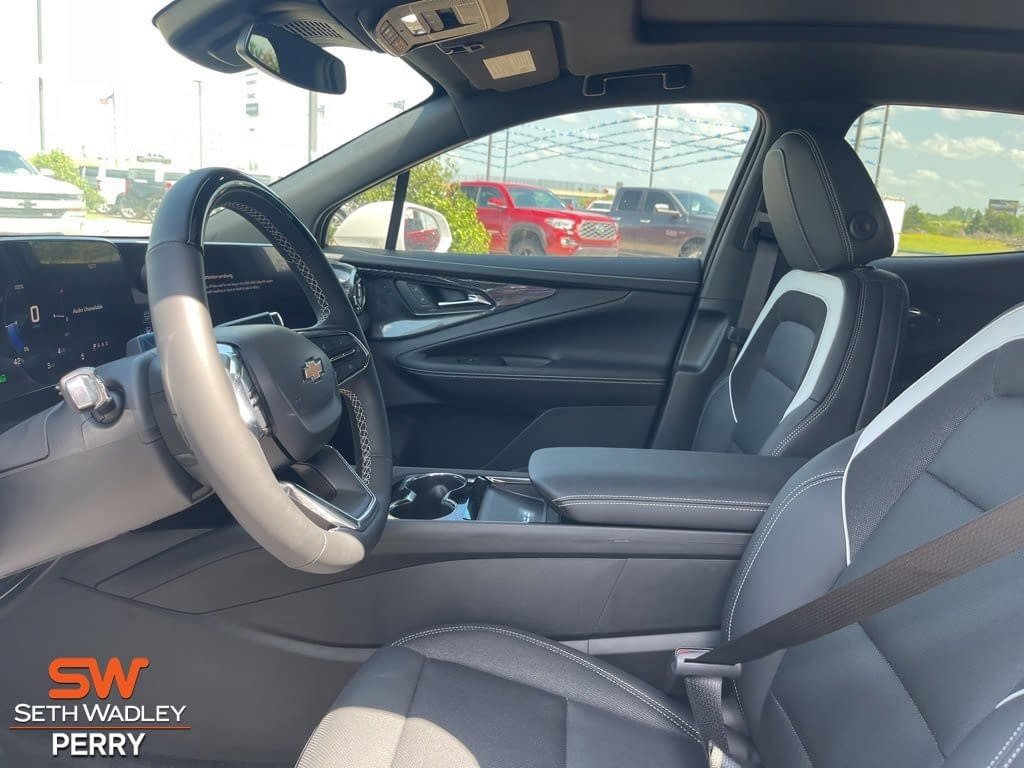 New 2025 Chevrolet Blazer EV LT w/ Super Cruise Package image 23