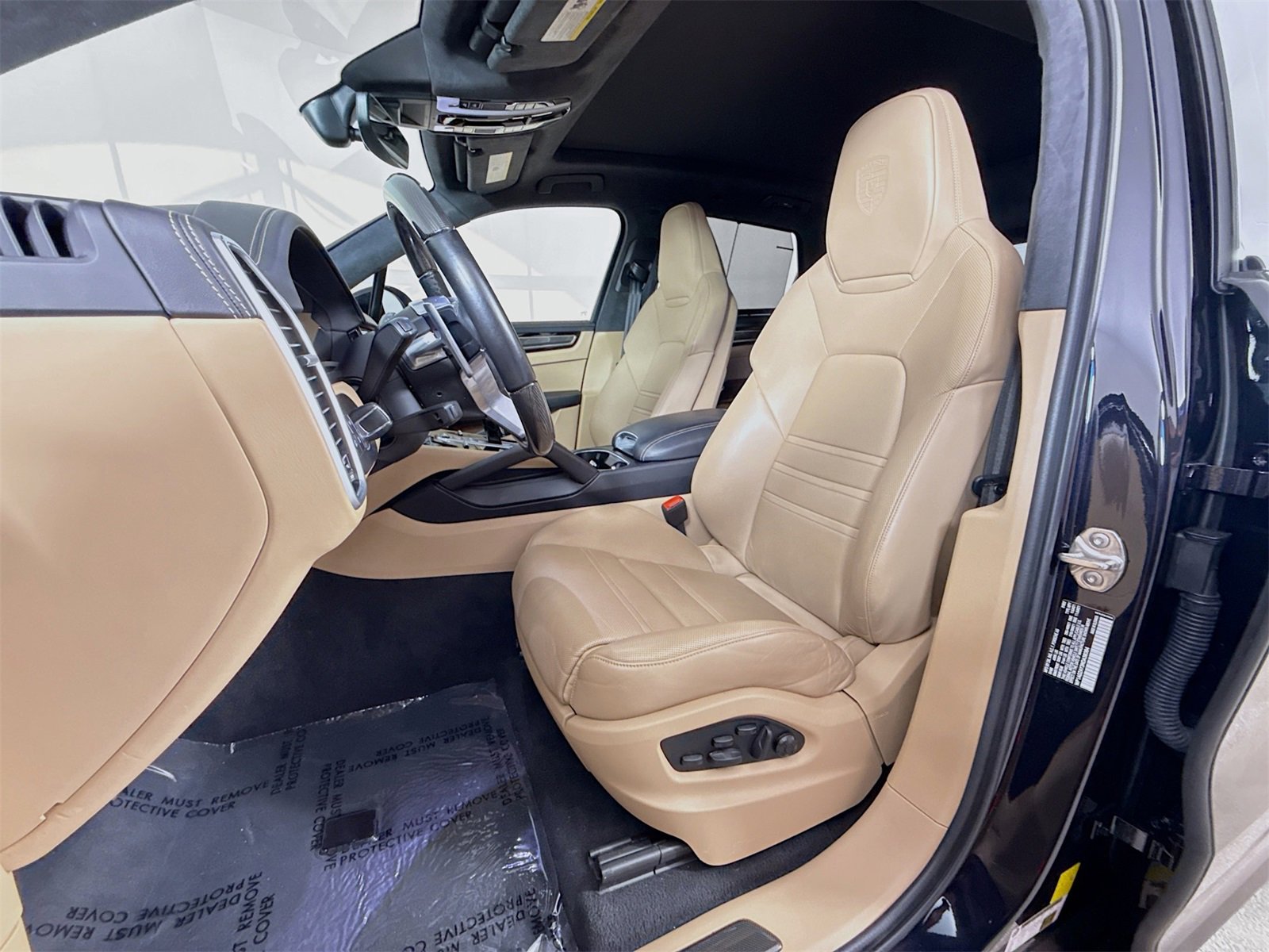 Certified 2022 Porsche Cayenne GTS image 5