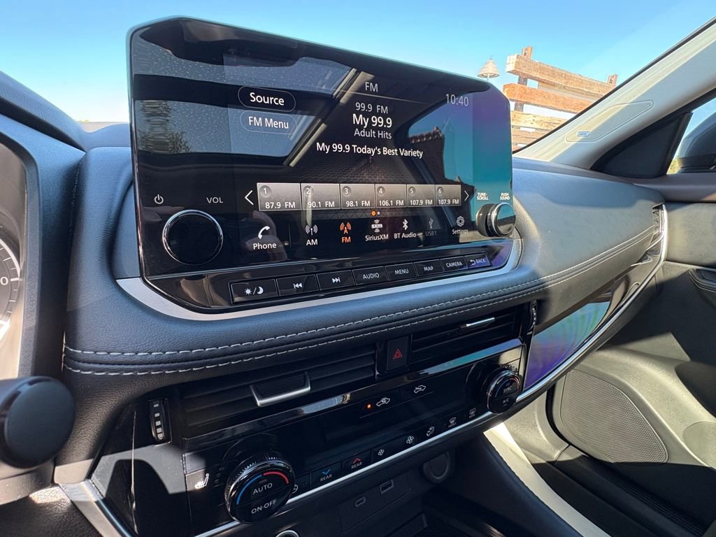 Used 2023 Nissan Rogue SL w/ SL Premium Package image 22