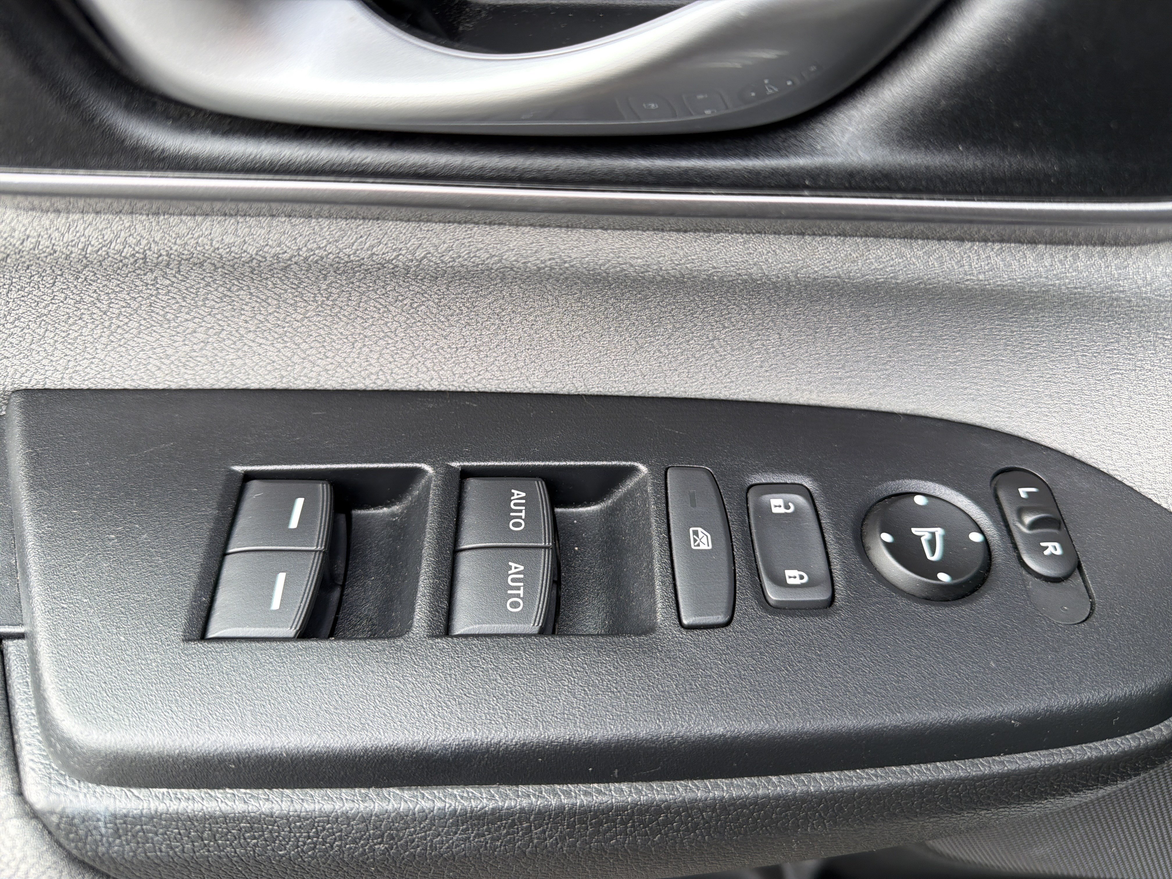 Used 2018 Honda CR-V EX image 14