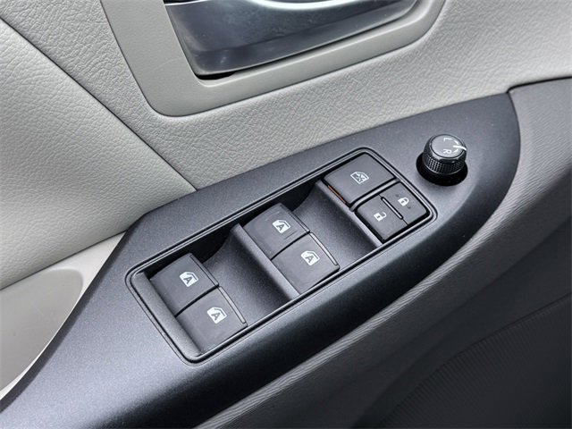 Certified 2020 Toyota Sienna LE image 33