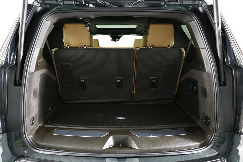 Used 2026 Cadillac Escalade Luxury w/ Touring Package AWD/4WD image 13