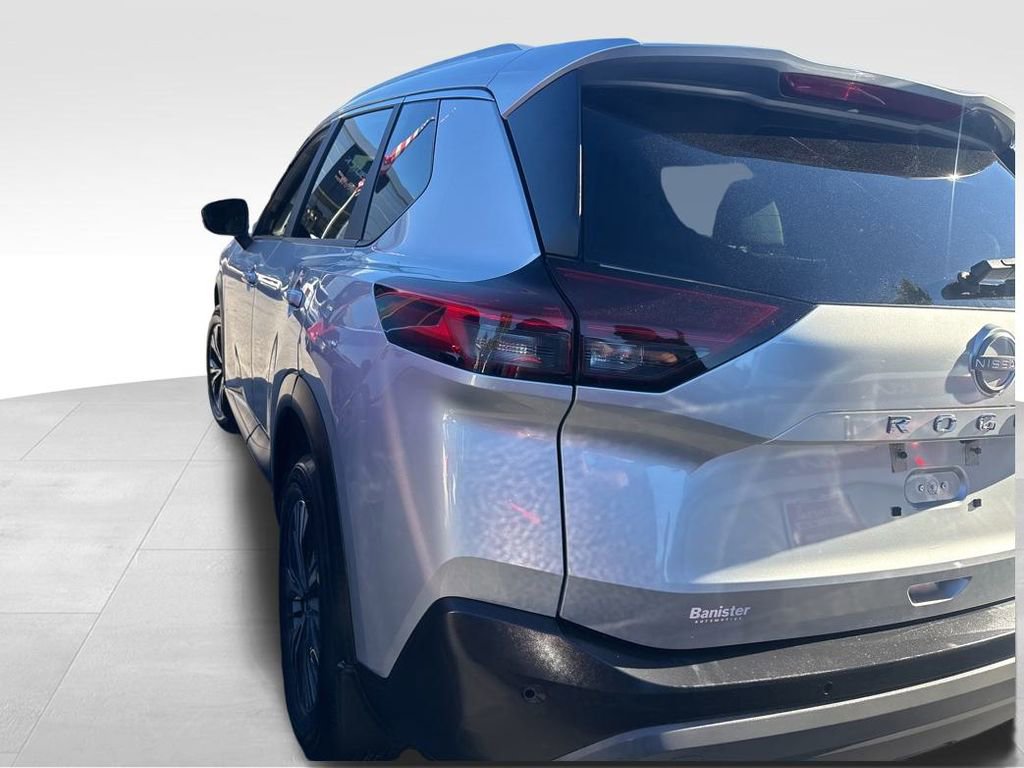 Used 2023 Nissan Rogue SV w/ SV Premium B Package image 17