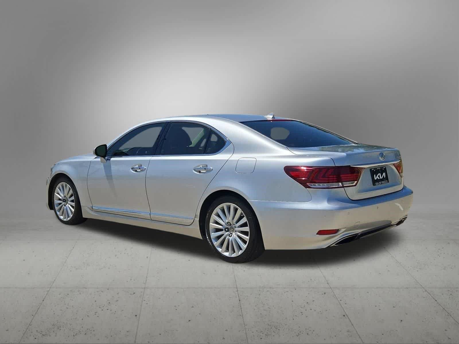 Used 2013 Lexus LS 460 w/ Comfort Pkg RWD image 4