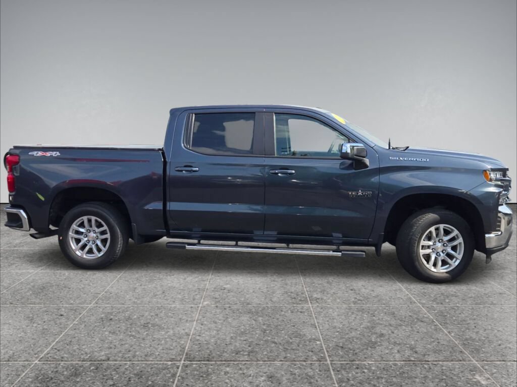 Used 2022 Chevrolet Silverado 1500 LT AWD/4WD image 4