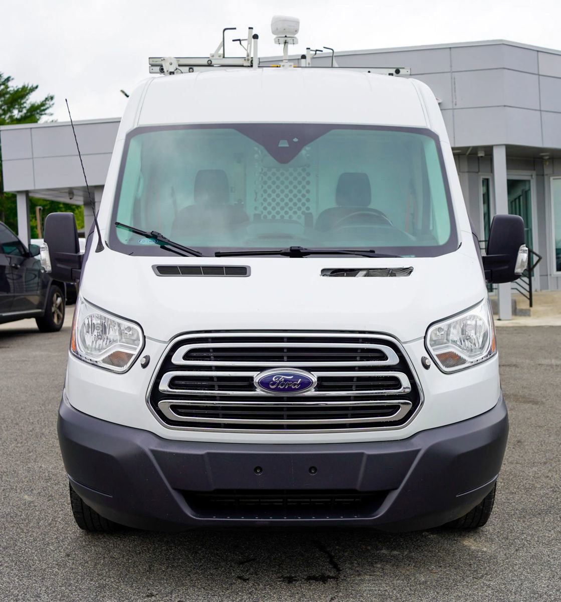 Used 2018 Ford Transit 250 148 Medium Roof w/ Exterior Upgrade Package RWD image 10