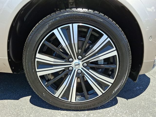 Used 2023 Volvo XC60 B5 Plus AWD/4WD image 8