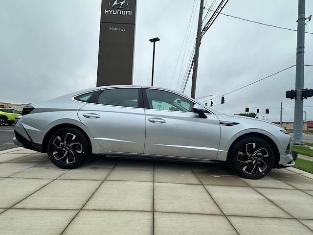 Used 2025 Hyundai Sonata SEL image 3