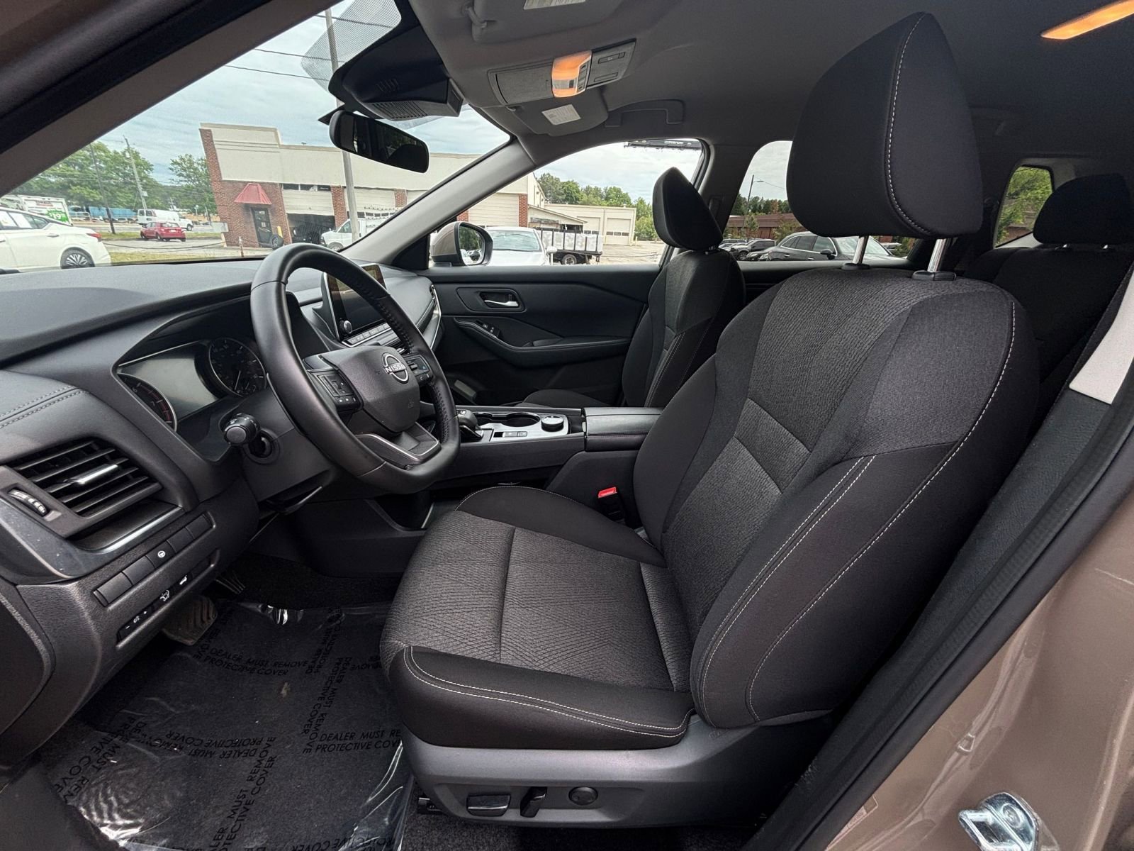 Used 2025 Nissan Rogue SV AWD/4WD image 33