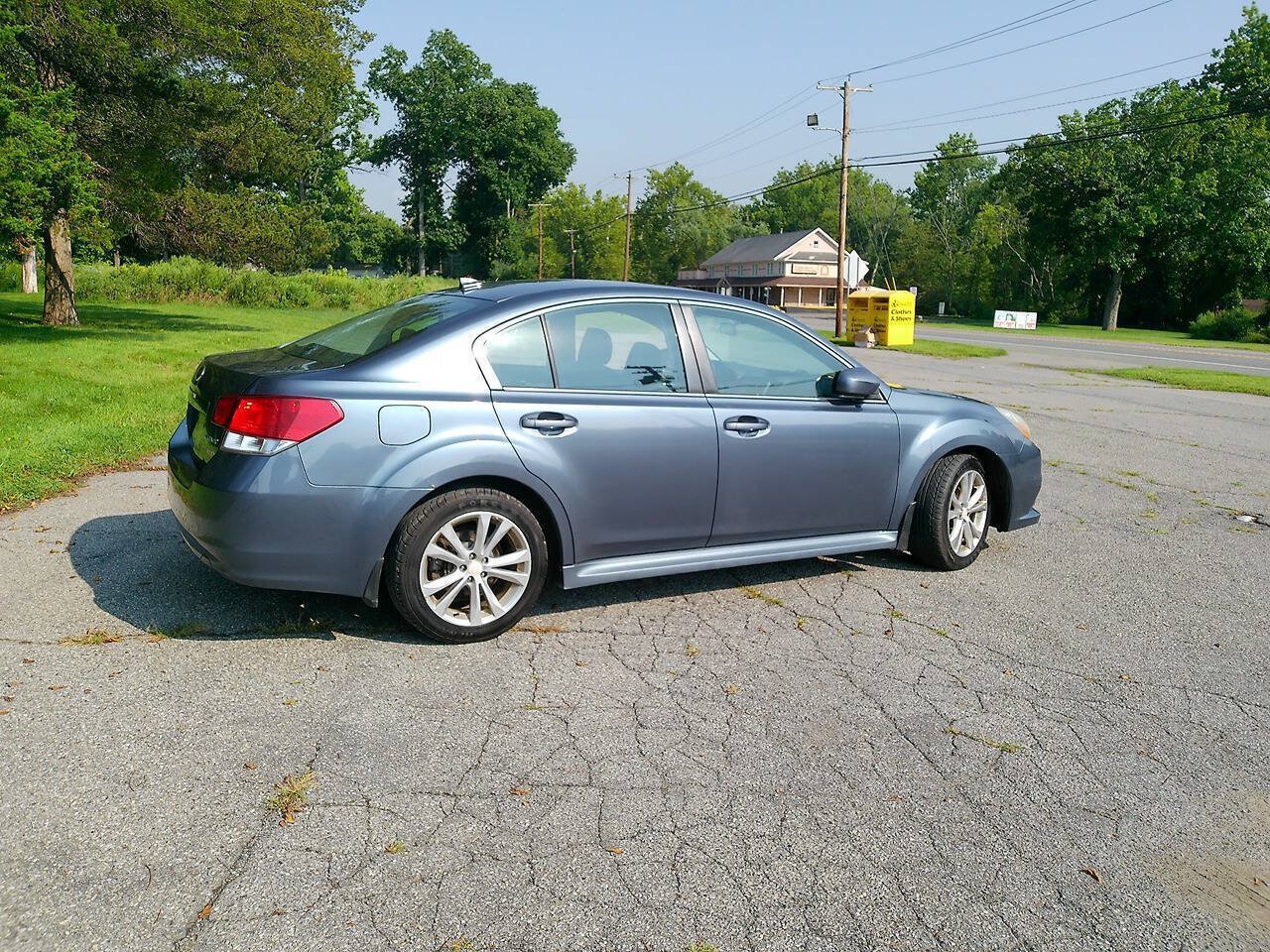 Used 2014 Subaru Legacy 2.5i Premium AWD/4WD image 22