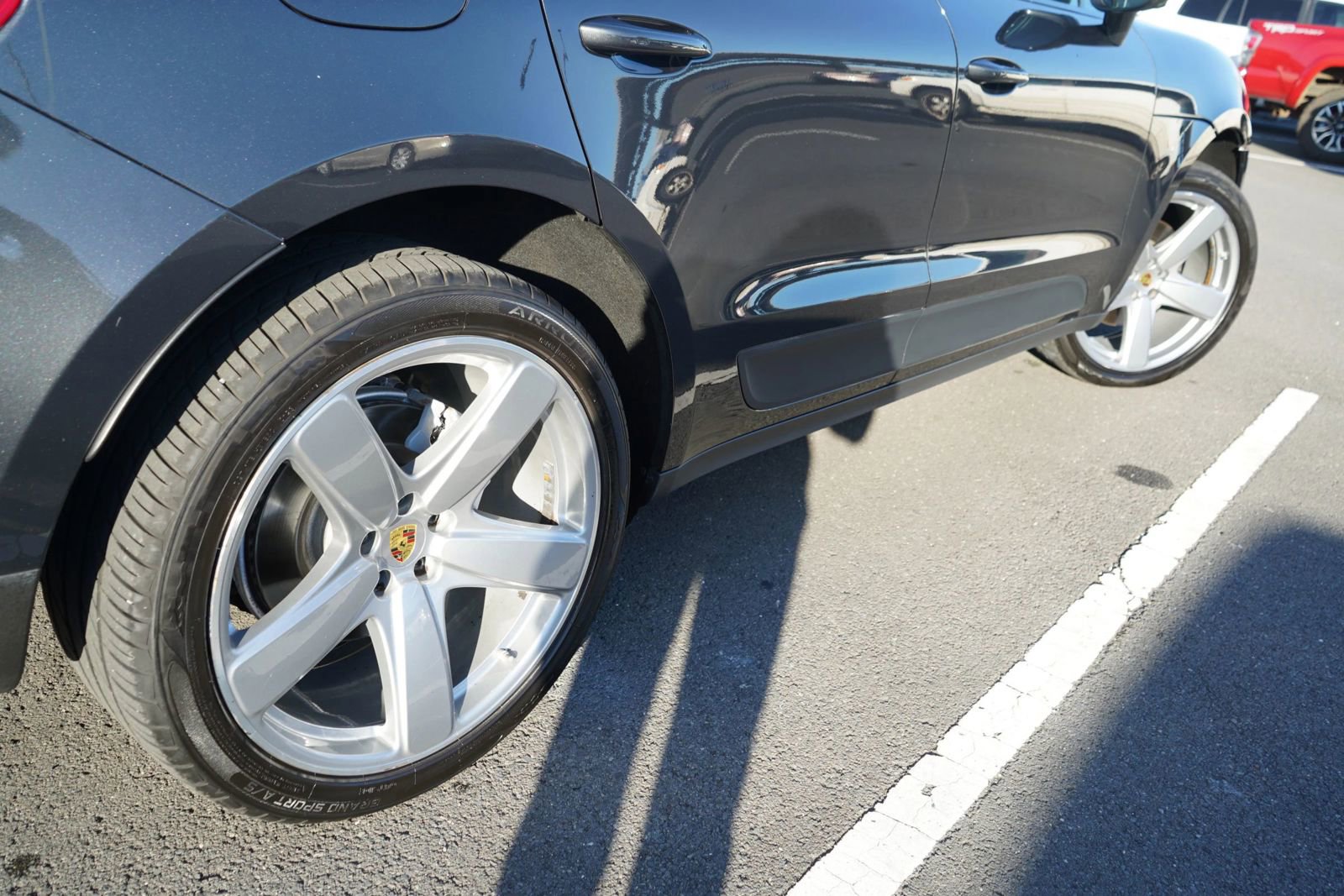 Used 2018 Porsche Macan S image 7