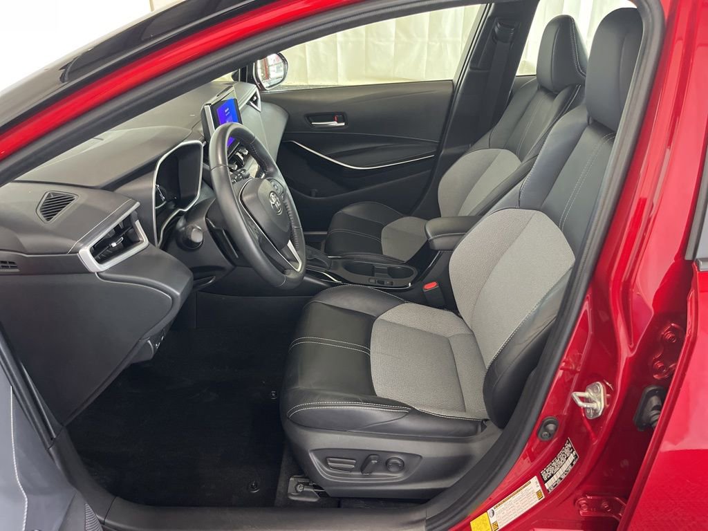 Used 2023 Toyota Corolla XSE FWD image 3