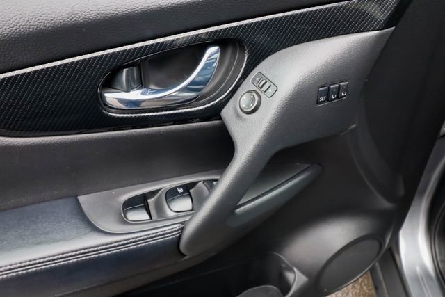 Used 2018 Nissan Rogue SL w/ Premium Package image 42