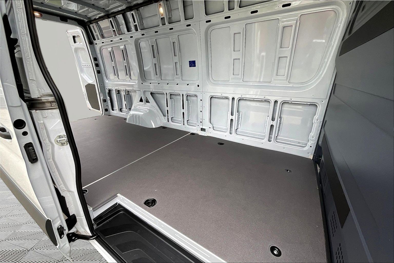 Used 2025 Mercedes-Benz Sprinter 2500 image 23