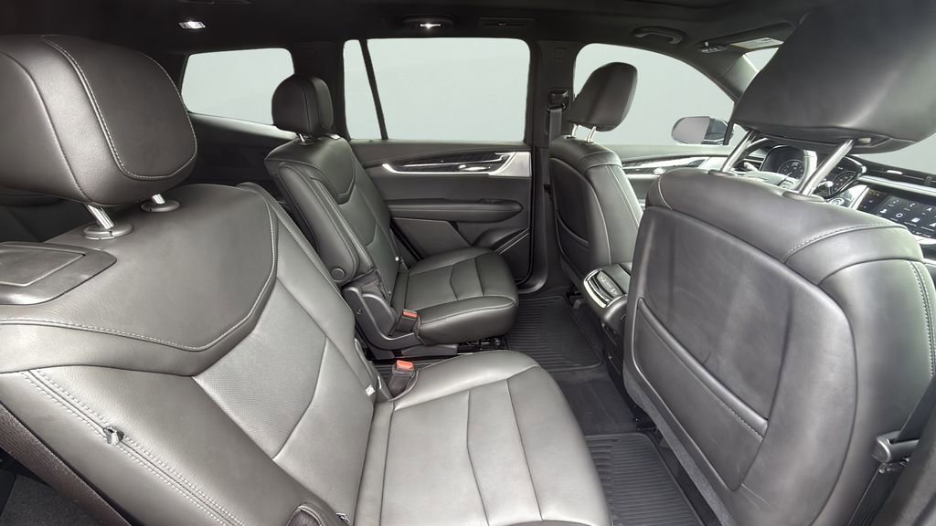 Used 2024 Cadillac XT6 Premium Luxury w/ Technology Package FWD image 13