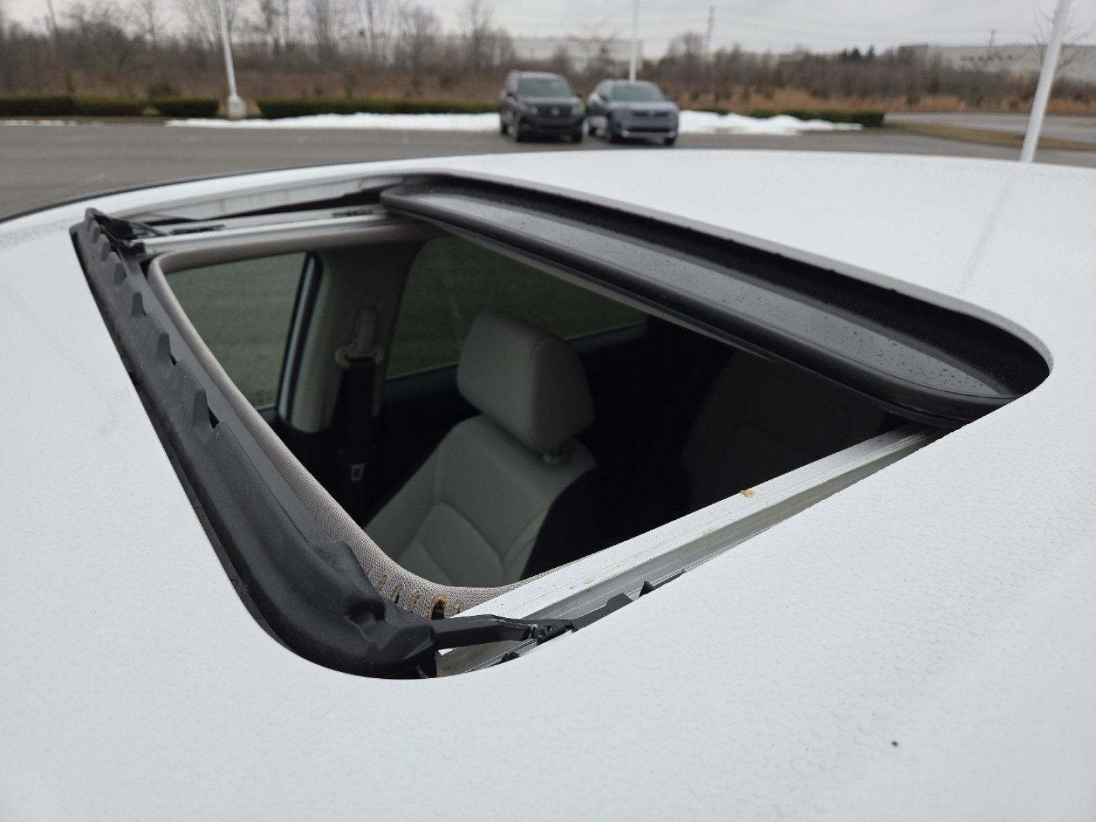 Used 2023 Honda CR-V EX image 4